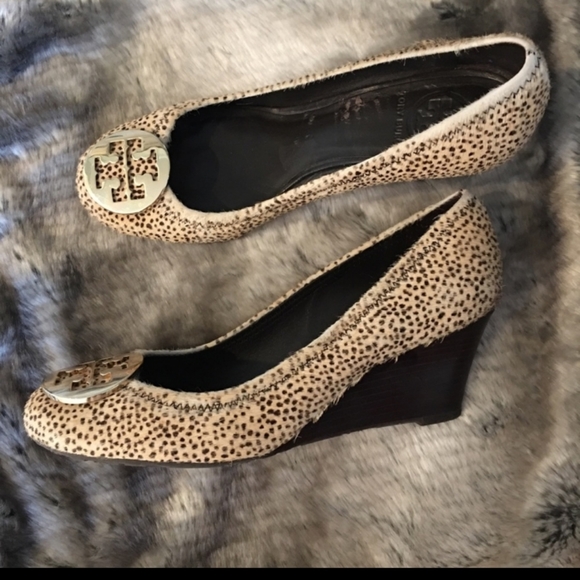 Tory Burch leppard print wedge heel - Picture 4 of 4